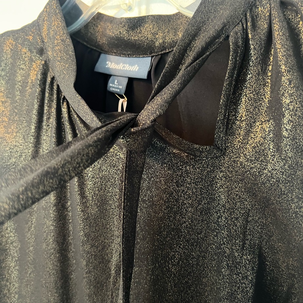 Mod cloth sleeveless tie neck sparkle shirt